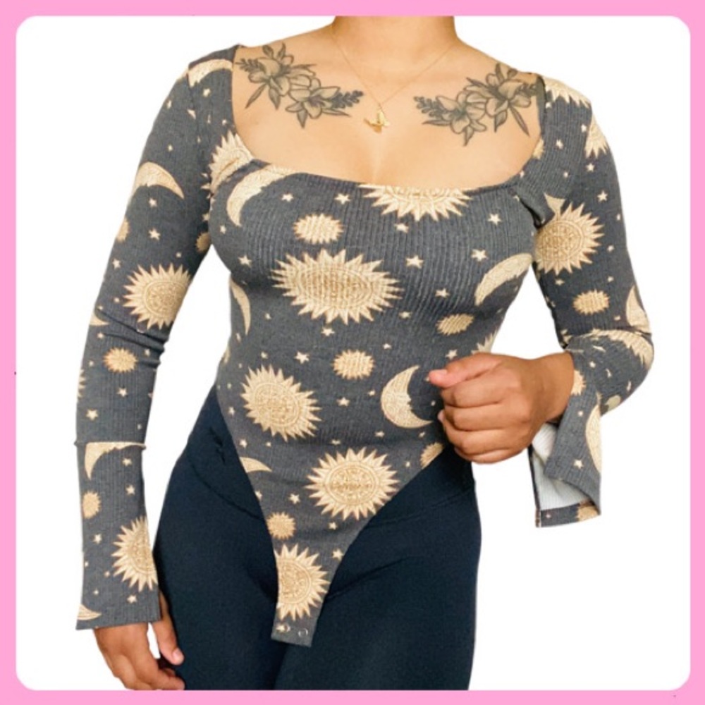 🌜Forever 21 Body Suit Top🌜